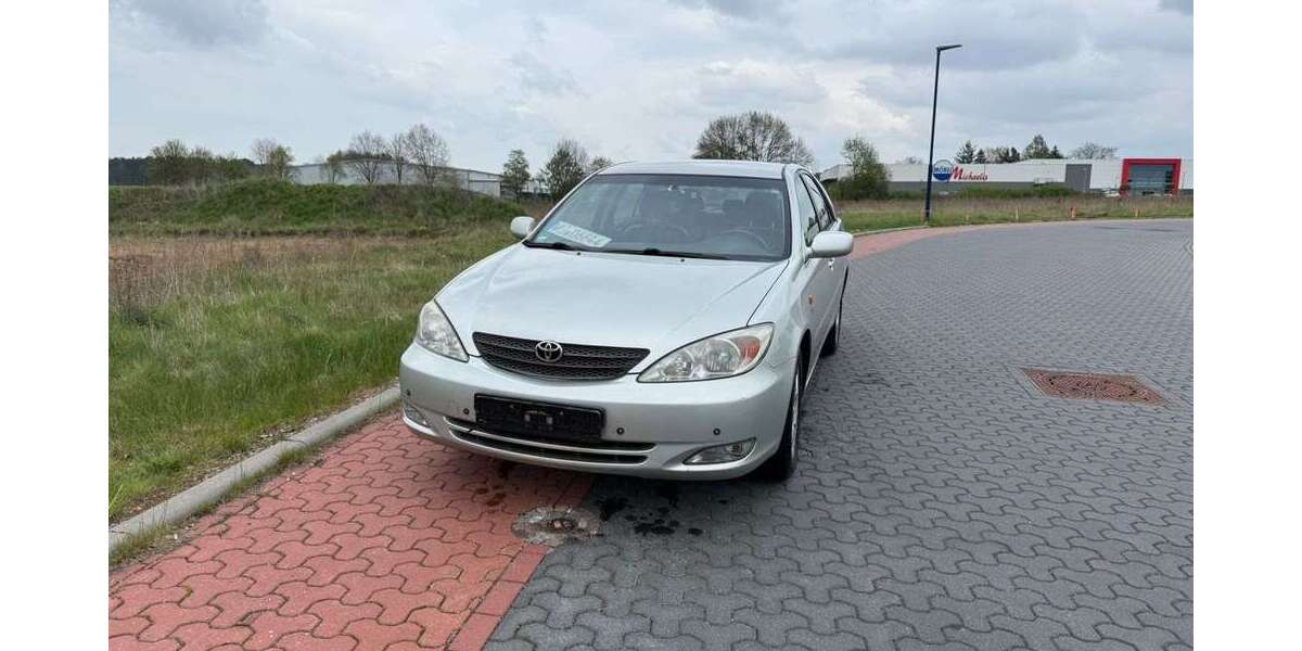 Toyota Camry 255.000 km 5.690 &euro; Salzhausen 21376