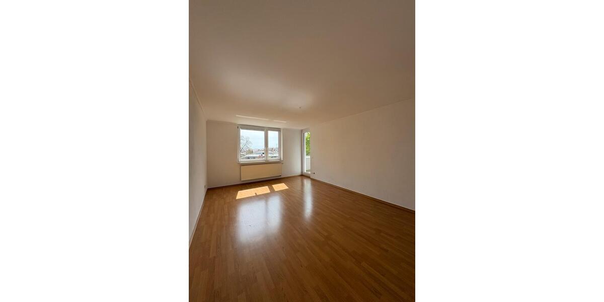 Etagenwohnung Burghausen - 3 Zimmer, 72 m&sup2;, 975&euro; | Angebot:26348847