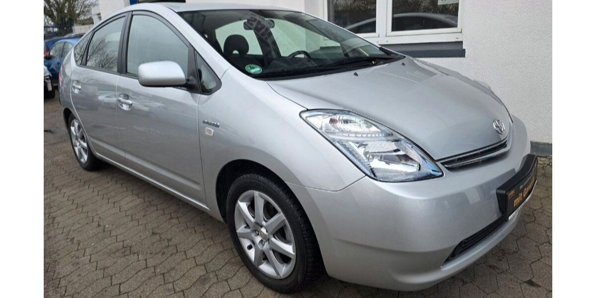 Toyota Prius 99.000 km 7.700 &euro; Stuttgart 70563