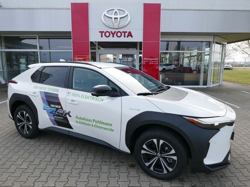 Toyota bZ4X 9.000 km 28.930 € Zeithain 01619