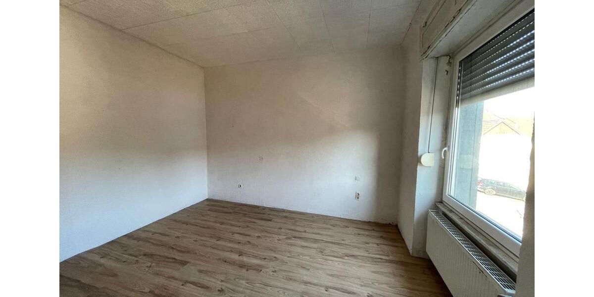 Mehrfamilienhaus, Wohnhaus Nohfelden - 6 Zimmer, 134 m&sup2;, 75.000&euro; | Angebot:27117402