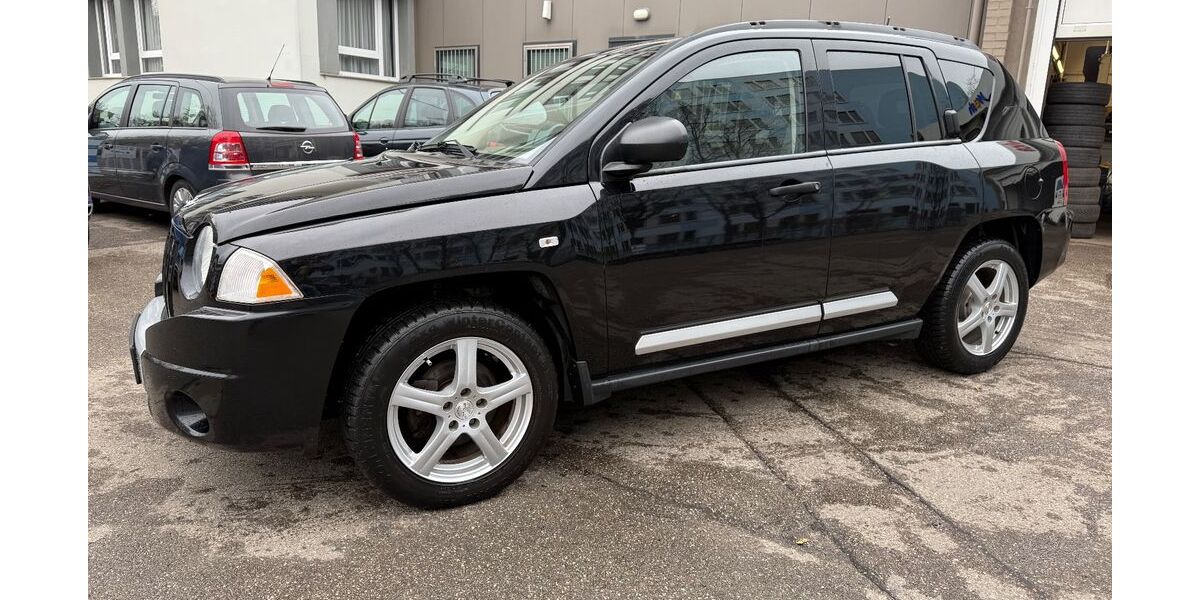 Jeep Compass 118.111 km 7.999 &euro; München 80636