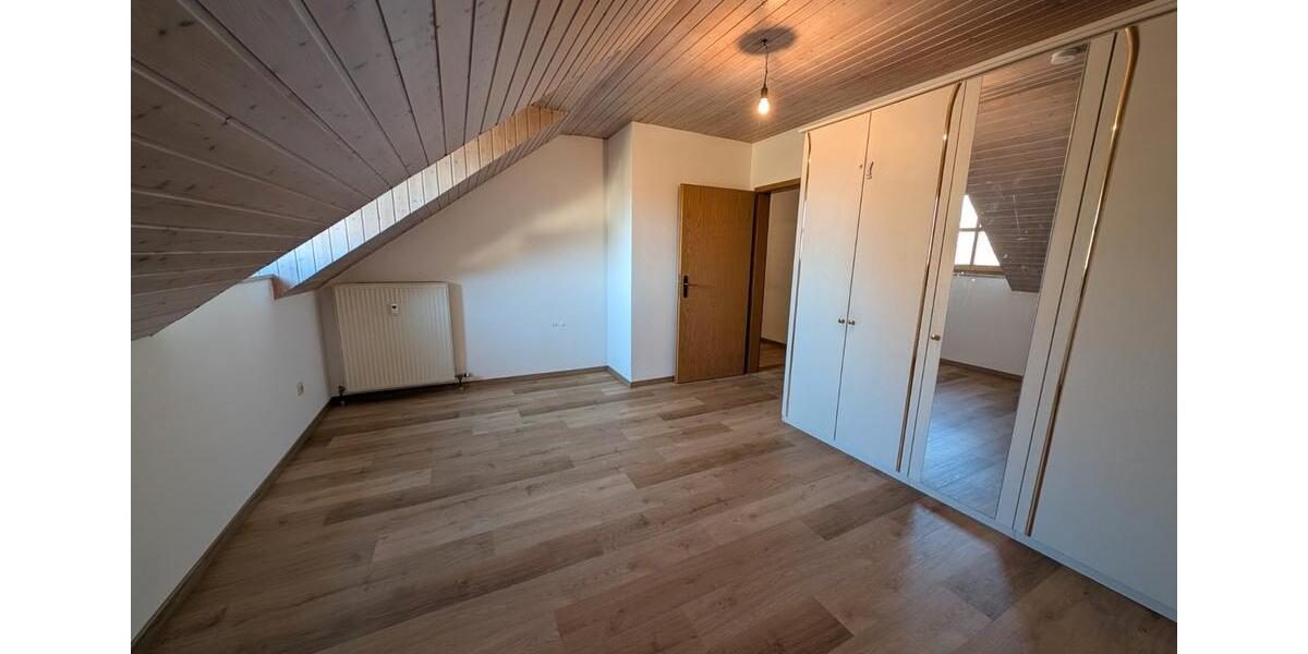 Dachgeschoßwohnung Dietfurt an der Altmühl - 3 Zimmer, 66 m&sup2;, 650&euro; | Angebot:26396919