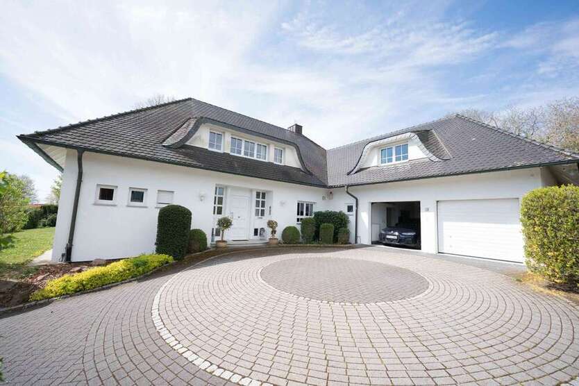 Haus zum Kaufen in Buchen 959.000 € 275 m²