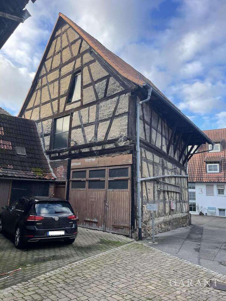 Haus zum Kaufen in Ludwigsburg 317.000 € 230 m²