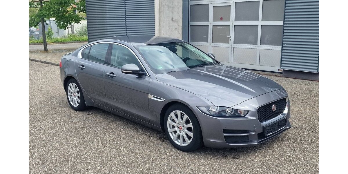Jaguar XE Pure Klima Navi Kamera 225.000 km 7.998 &euro; Landau 76829