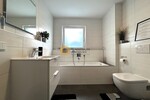 Baujahr 2021: Große sonnige Gartenwohnung mit Einzelgarage und Stellplatz - Erdgeschoßwohnung Reichertshofen | Angebot:26283105