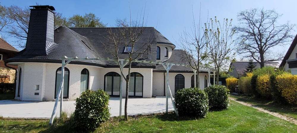 Haus zum Kaufen in Schwerin 699.900 € 250 m²
