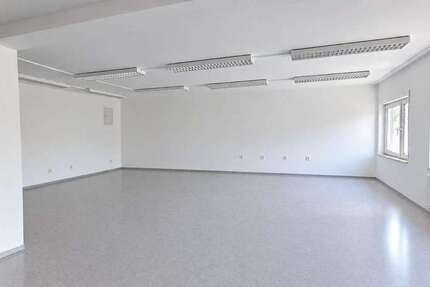 Gewerbeobjekt Karben - 800&euro; | Angebot:27350082