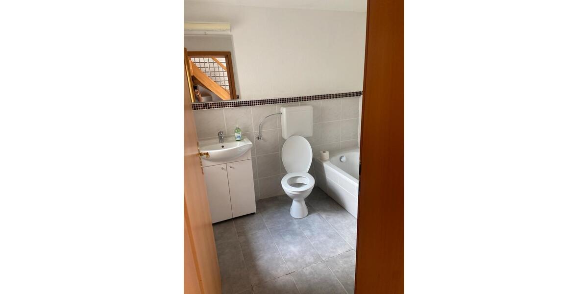 Einfamilienhaus Würzburg Heuchelhof - 4 Zimmer, 100 m&sup2;, 1.400&euro; | Angebot:26168878
