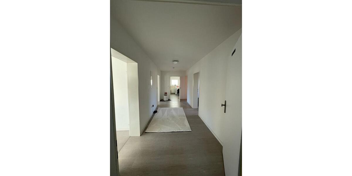 Etagenwohnung Geldersheim - 4.5 Zimmer, 114 m&sup2;, 900&euro; | Angebot:25657009