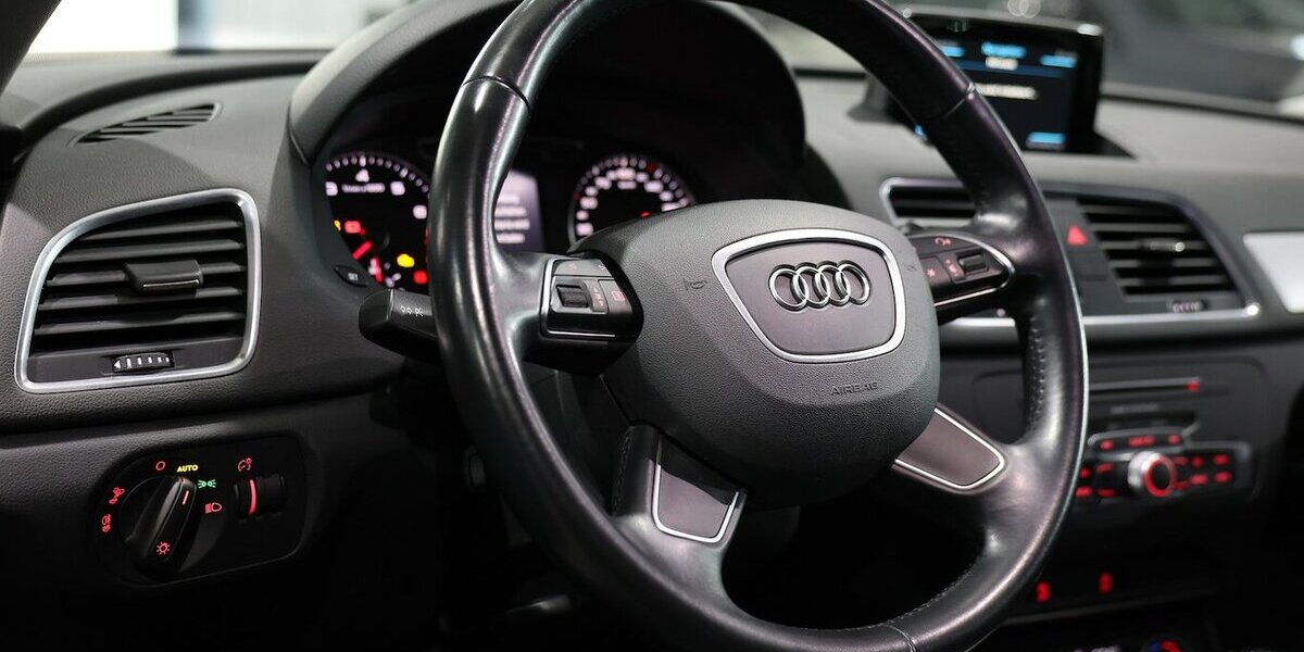Audi Q3 1.4 TFSI SPORT / BI-XENON / NAVI-MMI / AMBIEN 65.000 km 16.993 &euro; Hamm 59077