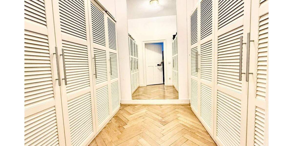 Hochwertige 4 Zi. Lehel am Isartor Bestlage. Exklusiv möbliert oder leer. 2 OG, Garten. Ab 3 Monaten 4 zimmer