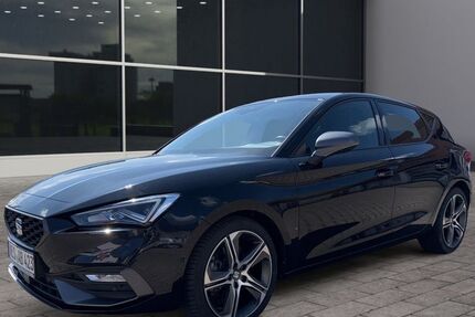Seat Leon 14.600 km 25.600 € Burglauer 97724