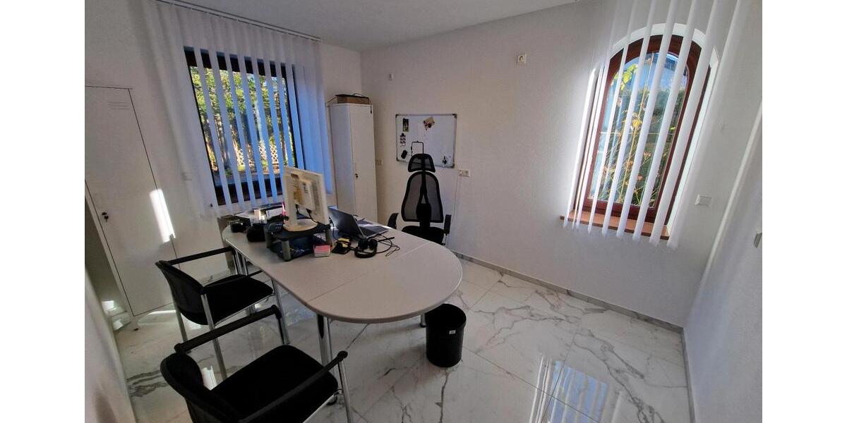 Villa Illertissen - 10 Zimmer, 326 m&sup2;, 1.000.000&euro; | Angebot:27025551