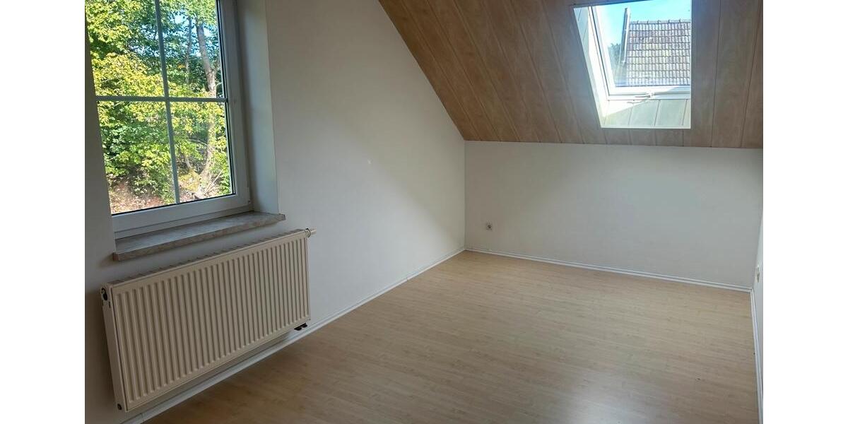 Einfamilienhaus Rödental - 7 Zimmer, 148 m&sup2;, 350.000&euro; | Angebot:25405723