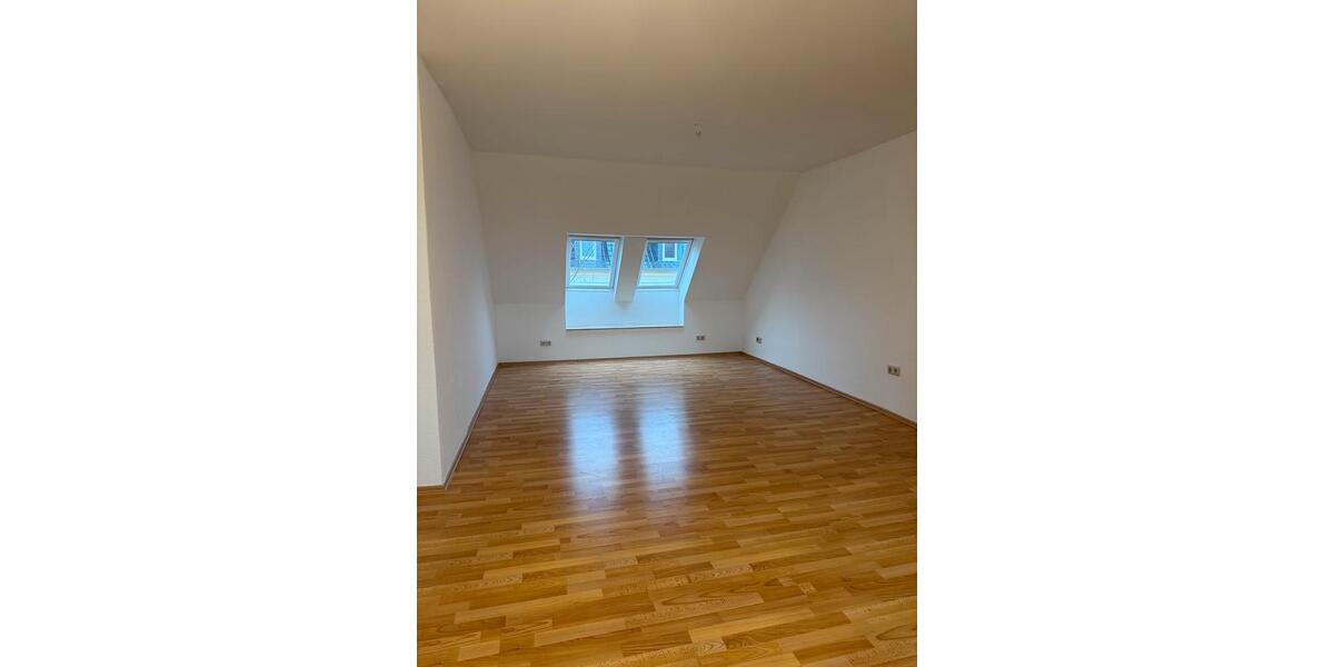 Dachgeschoßwohnung Aschersleben - 3 Zimmer, 60 m&sup2;, 450&euro; | Angebot:25483394