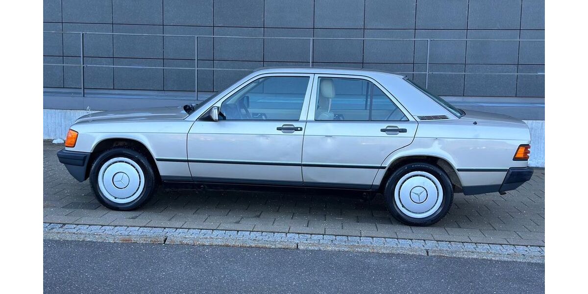 Mercedes-Benz 190 49.435 km 6.400 &euro; Tuttlingen 78532