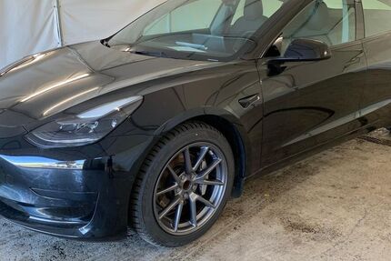 Tesla Model 3 59.051 km 25.980 &euro; Steinbach-Hallenberg OT Herges-Hallenberg 98587