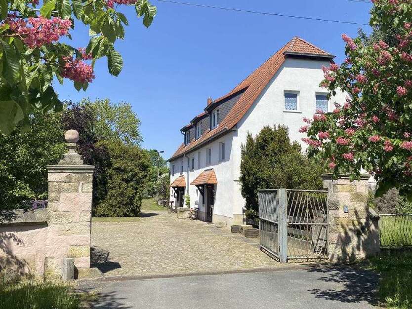 Haus zum Kaufen in Riesa 400.000 € 334 m²