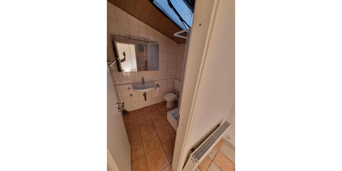 Dachgeschoßwohnung Riedstadt - 4 Zimmer, 110 m&sup2;, 1.260&euro; | Angebot:26326806