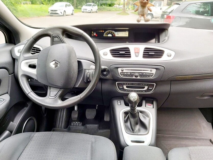 Renault Scenic 58.000 km 5.800 € Böblingen 71032