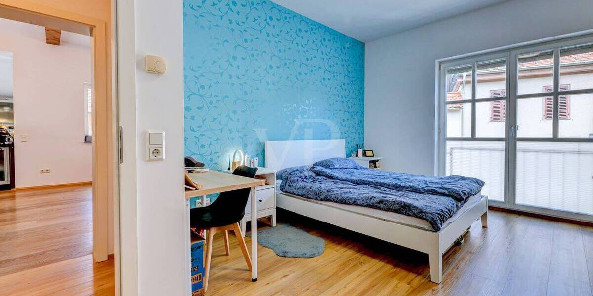 Mehrfamilienhaus, Wohnhaus Kronberg im Taunus Kronberg - 5 Zimmer, 180 m&sup2;, 2.400&euro; | Angebot:25939639