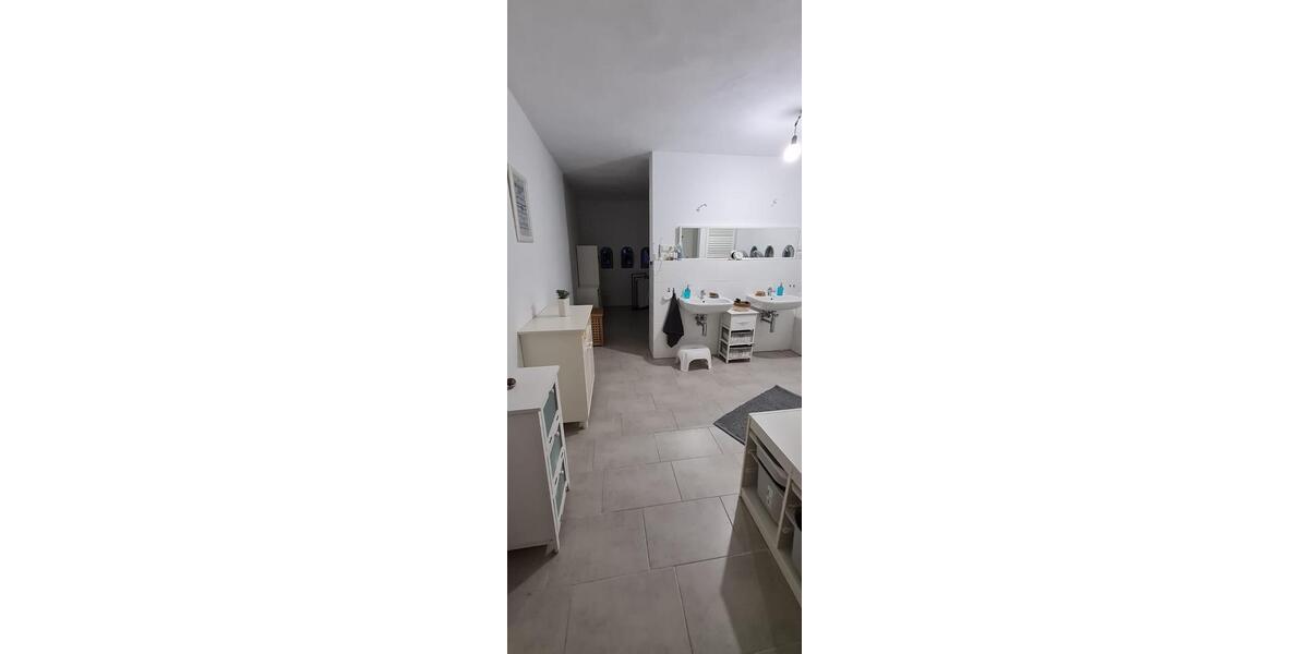 Große Wohnung im Vorderen Westen 5 zimmer