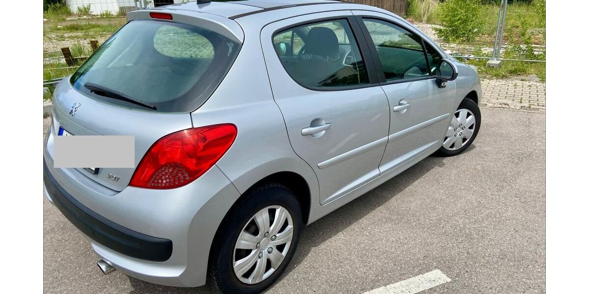 Peugeot 207 118.000 km 3.500 &euro; München 81737