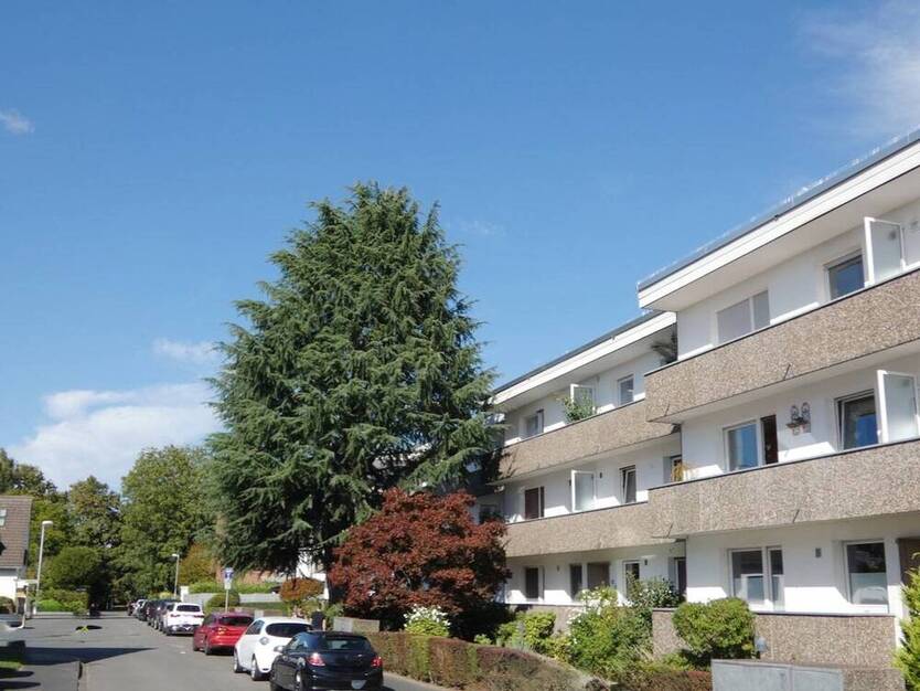 ECHT FAMILIENTAUGLICH - 5- Zimmer Erdgeschoss-Maisonette mit Balkon, Loggia + Terrasse