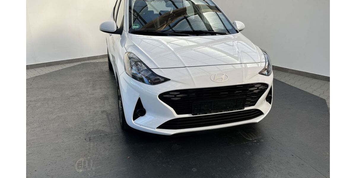Hyundai i10 2.373 km 19.450 &euro; Magdeburg 39116