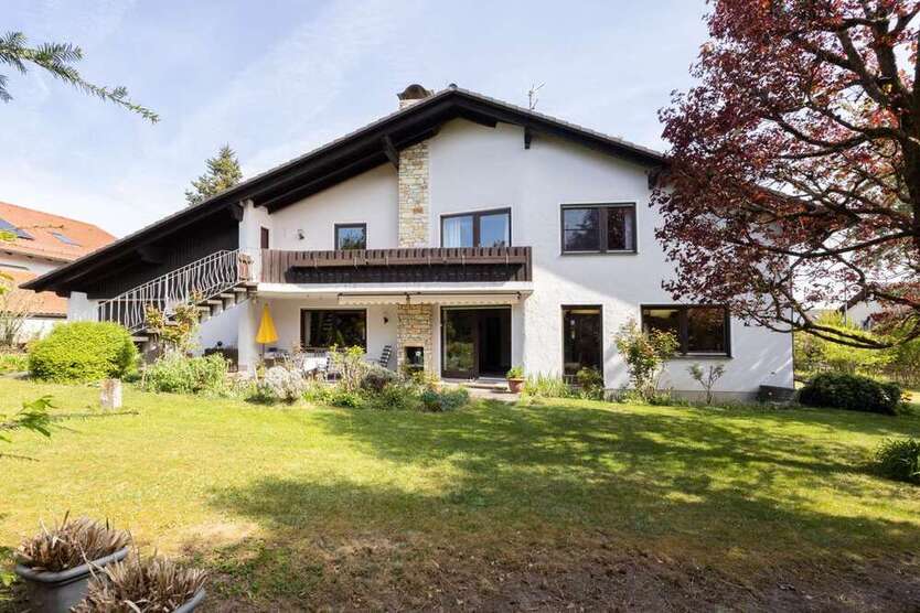Haus zum Kaufen in Wettstetten 1.100.000 € 212 m²