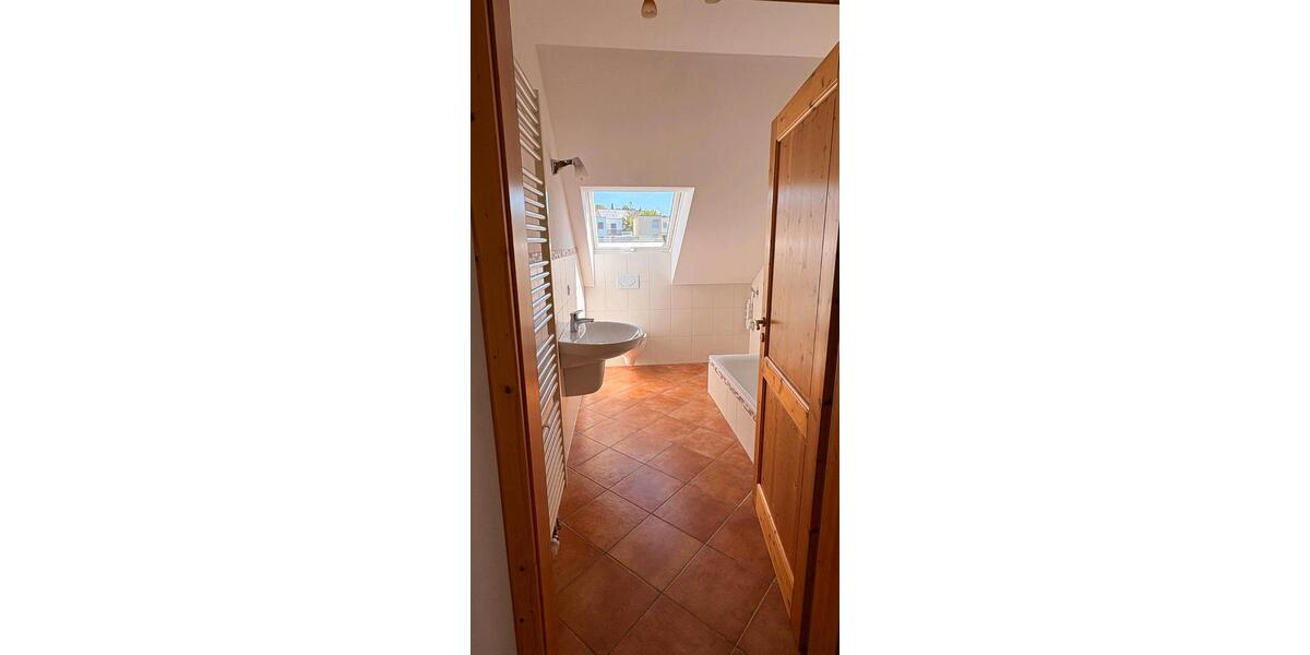 Dachgeschoßwohnung Nördlingen - 3 Zimmer, 90 m&sup2;, 980&euro; | Angebot:26297646