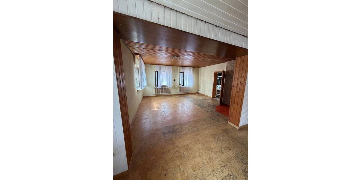 Einfamilienhaus Erkenbrechtsweiler - 8 Zimmer, 182 m&sup2;, 365.000&euro; | Angebot:26696197