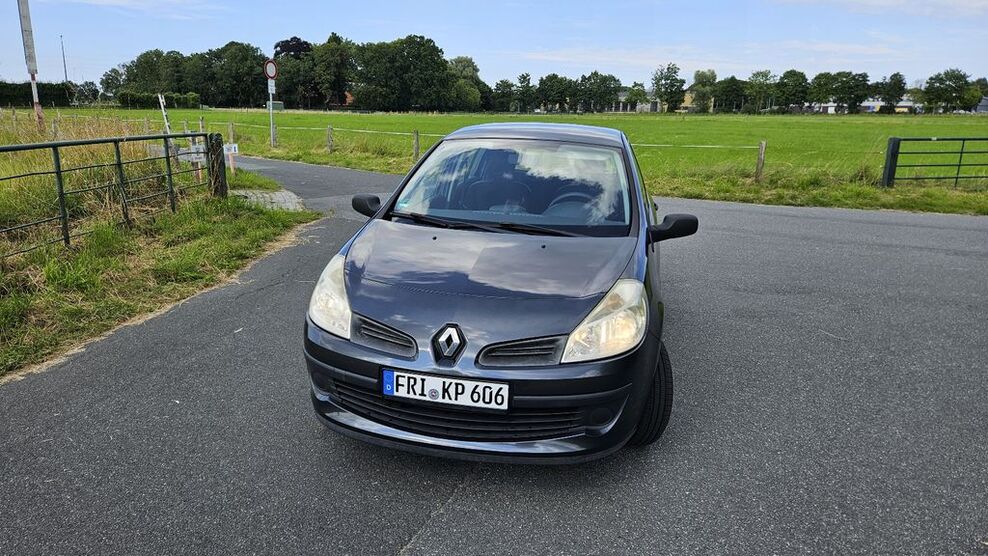 Renault Clio 162.000 km 2.750 € Wilhelmshaven 26388