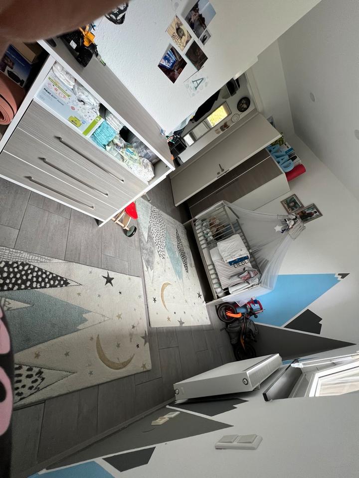 Kernsanierte 4 Zimmerwohnung im EG mit Garten zimmer