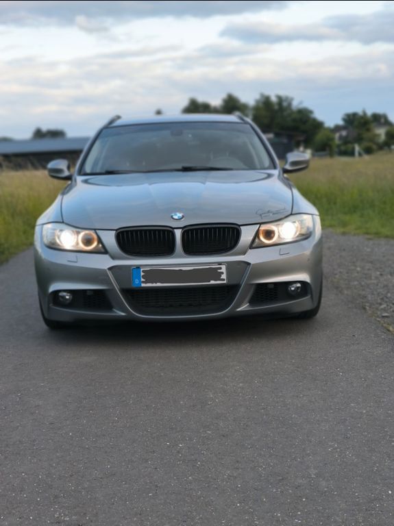 320