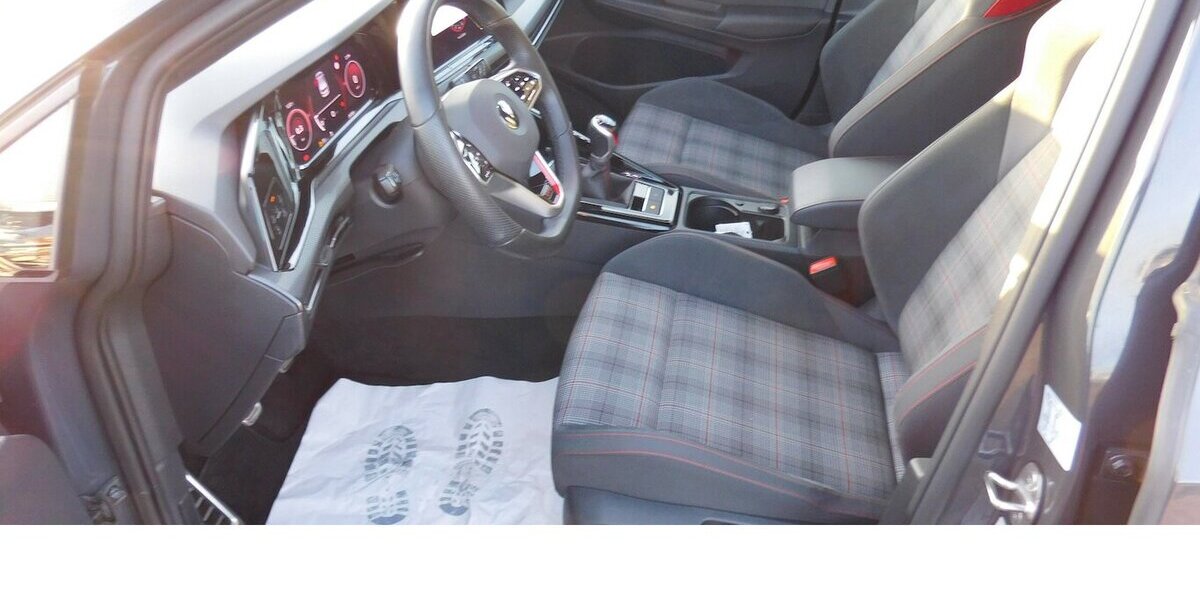 VW Golf 2.0 VIII GTI Performance TSI BMT Navi 38.200 km 23.990 &euro; Vordorf 38533