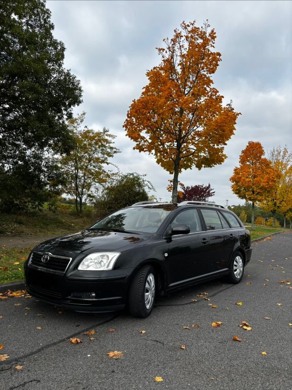 Toyota Avensis 114.000 km 5.000 € München 80469