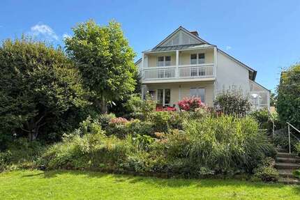 Haus Erlangen Am Anger - 7 Zimmer, 220 m&sup2;, 2.600&euro; | Angebot:25107631