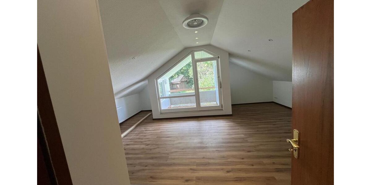 Etagenwohnung Eberbach - 3 Zimmer, 80 m&sup2;, 1.020&euro; | Angebot:26408601
