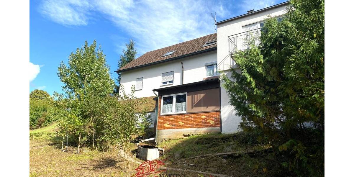 Sehr großes Grundstück, 4 Garagenstellplätze und viel Platz zum Wohnen, Arbeiten und für Hobbies! 7 zimmer