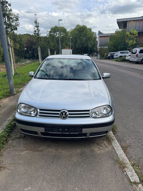 VW Golf 198.000 km 1.700 € Esslingen am Neckar 73732