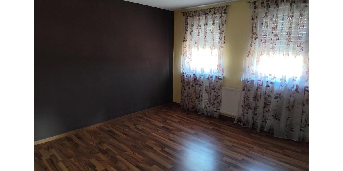 Doppelhaushälfte Murrhardt - 4 Zimmer, 90 m&sup2;, 1.200&euro; | Angebot:24658340