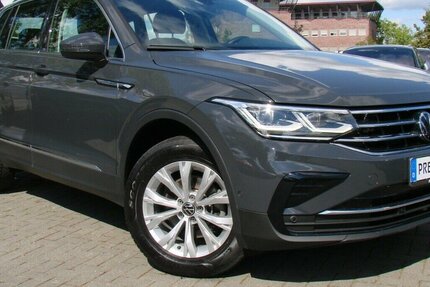 VW Tiguan 1.5TSI Elegance IQ.DRIVE ACC Navi Kamera 37.339 km 29.980 &euro; Falkensee 14612