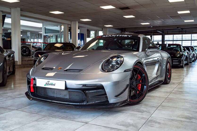 911
