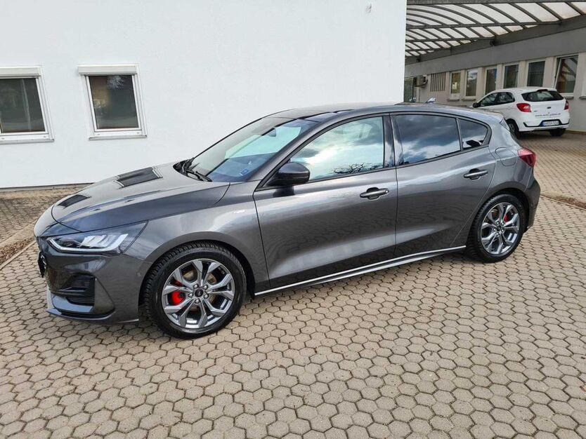 Ford Focus 20.000 km 25.990 € Burgoberbach 91595