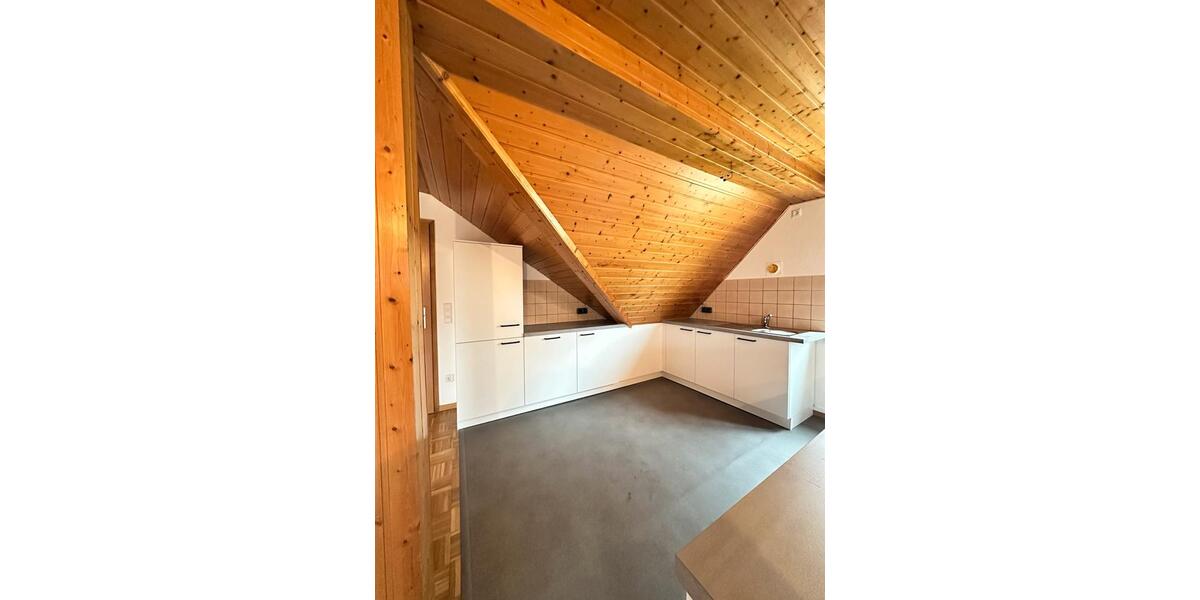 Dachgeschoßwohnung Tuttlingen - 2 Zimmer, 68 m&sup2;, 760&euro; | Angebot:26415274