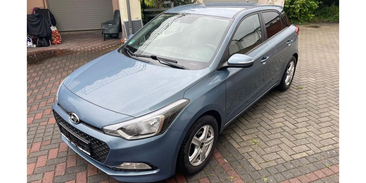 Hyundai i20 98.000 km 8.999 &euro; Dresden 01139