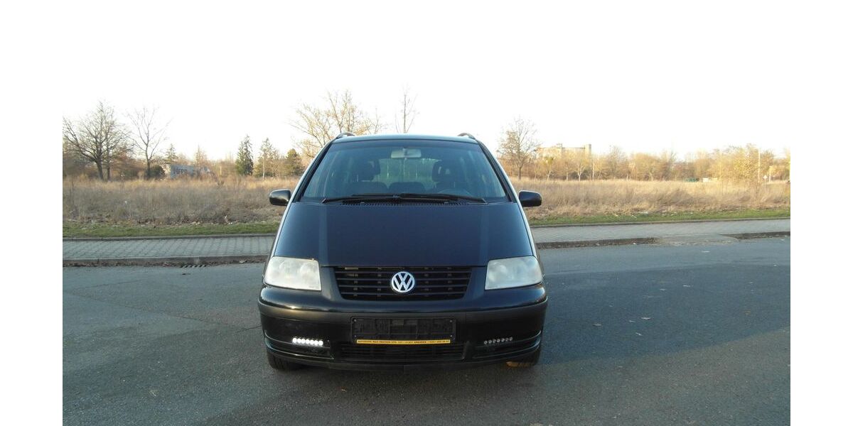VW Sharan 240.305 km 2.499 &euro; Dresden 01237